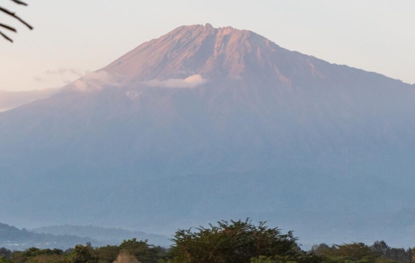 4 Day Mount Meru Trek